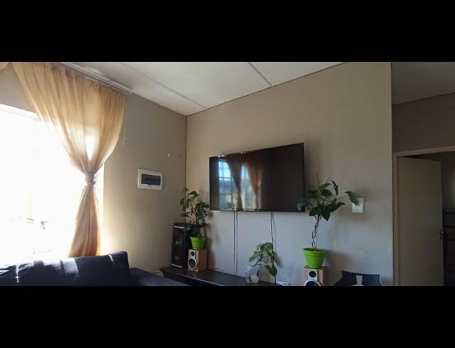 2 BEDROOM APARTMENT FOR SALE IN FLEURHOF